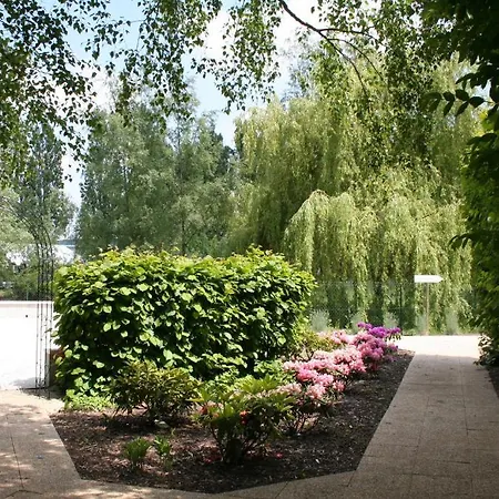 Chambres D'hotes Le Val Sarah *